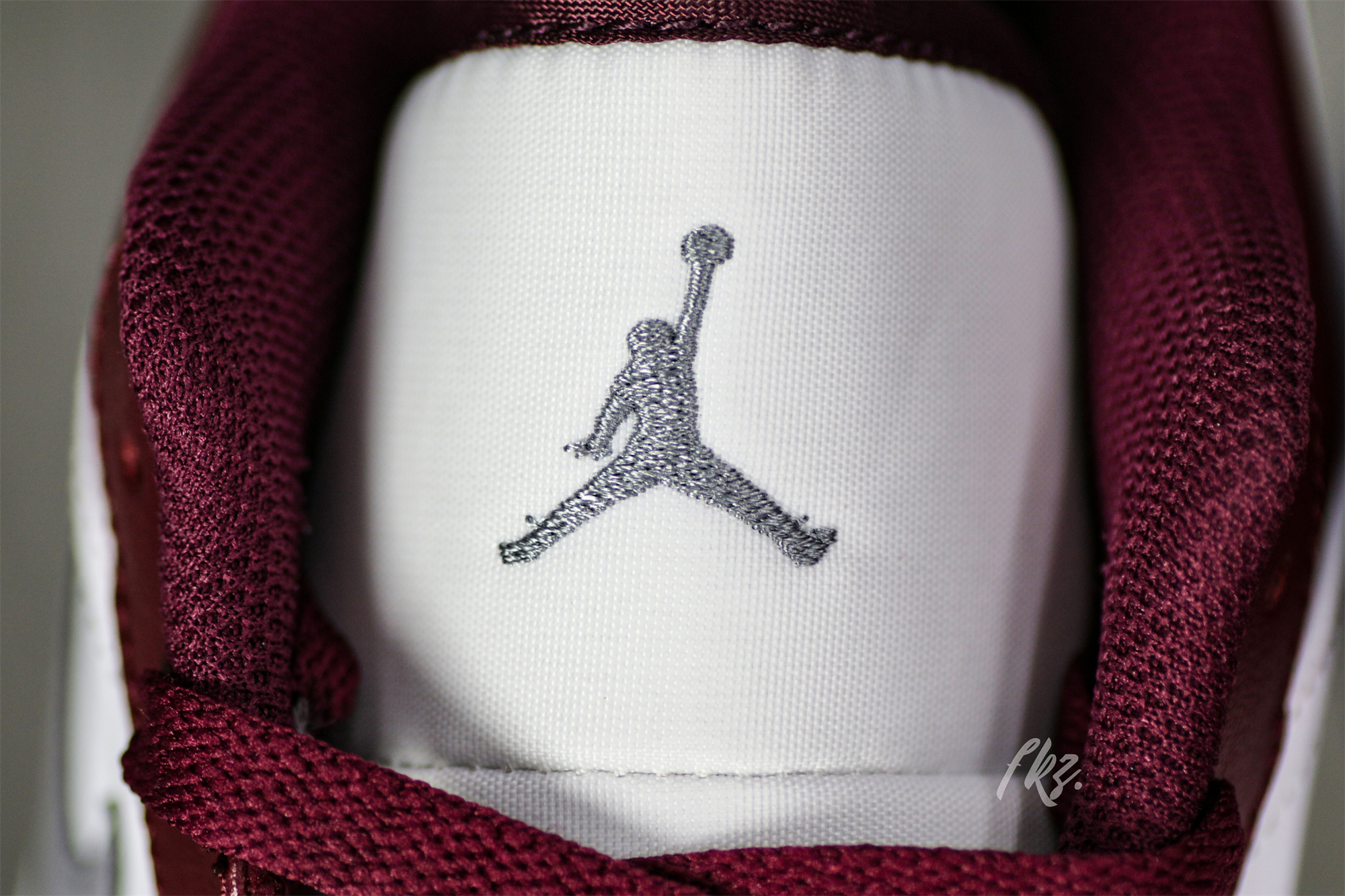 Air Jordan 1 Low Retro White Bordeaux 2022