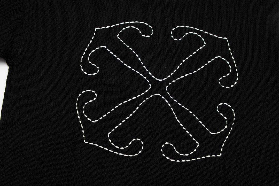 OFF-WHITE OW Arrow-Embroidered Sweater