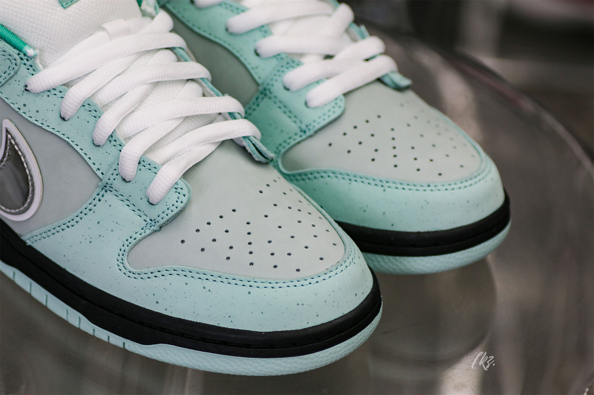 Tiffany & C0. X Nike Dunk Low Lobster