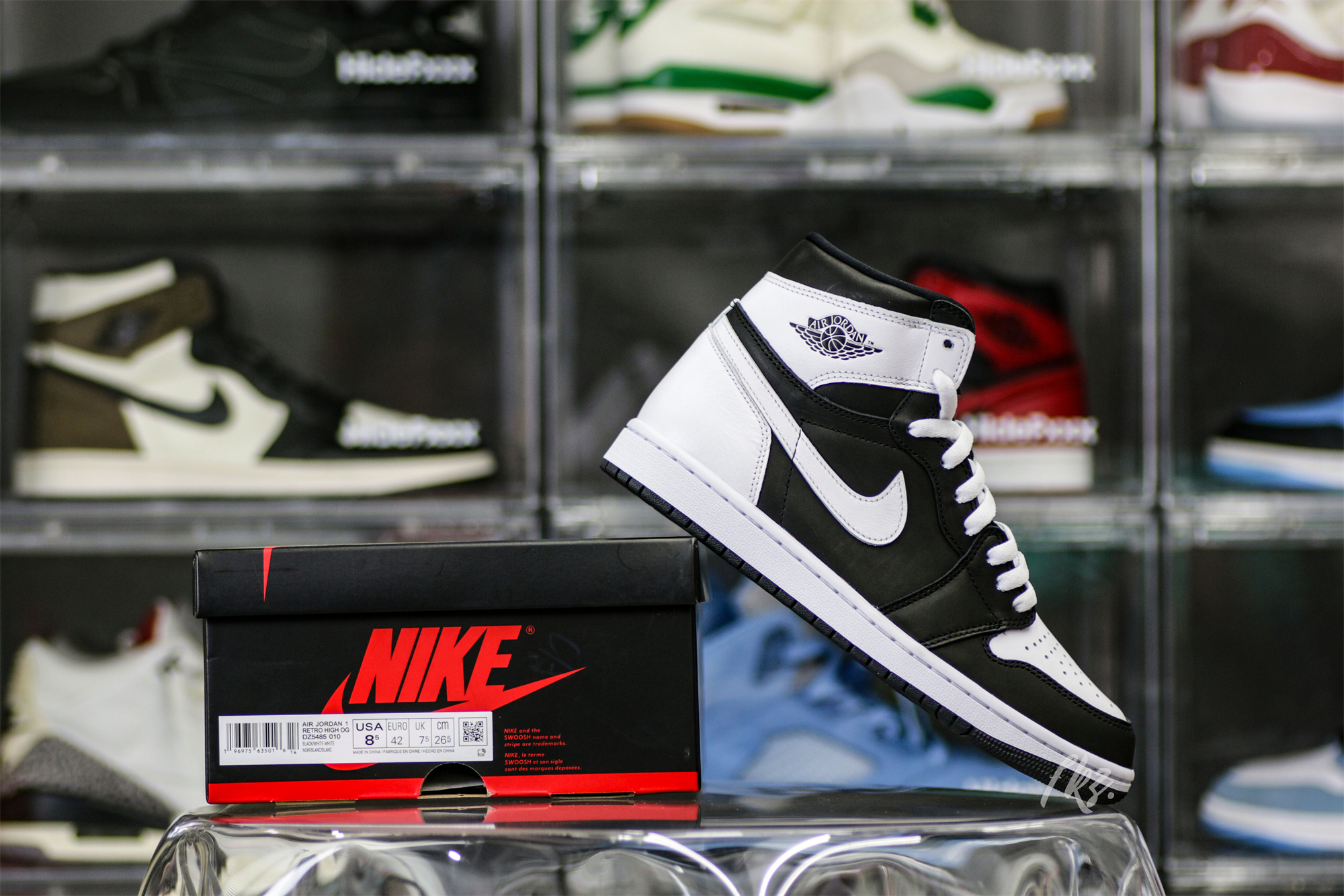 Air Jordan 1 Retro High OG Black White 2024