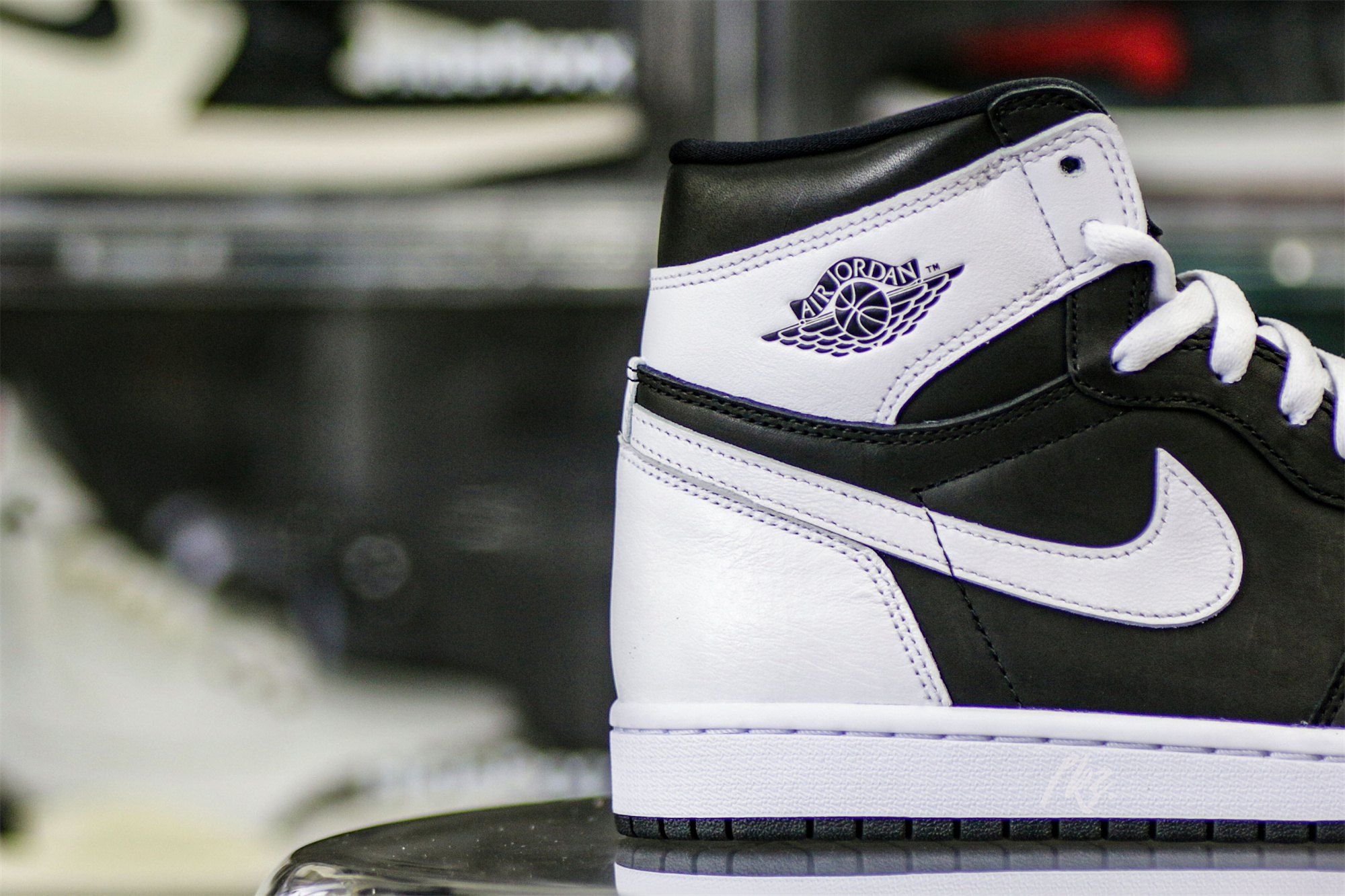 Air Jordan 1 Retro High OG Black White 2024