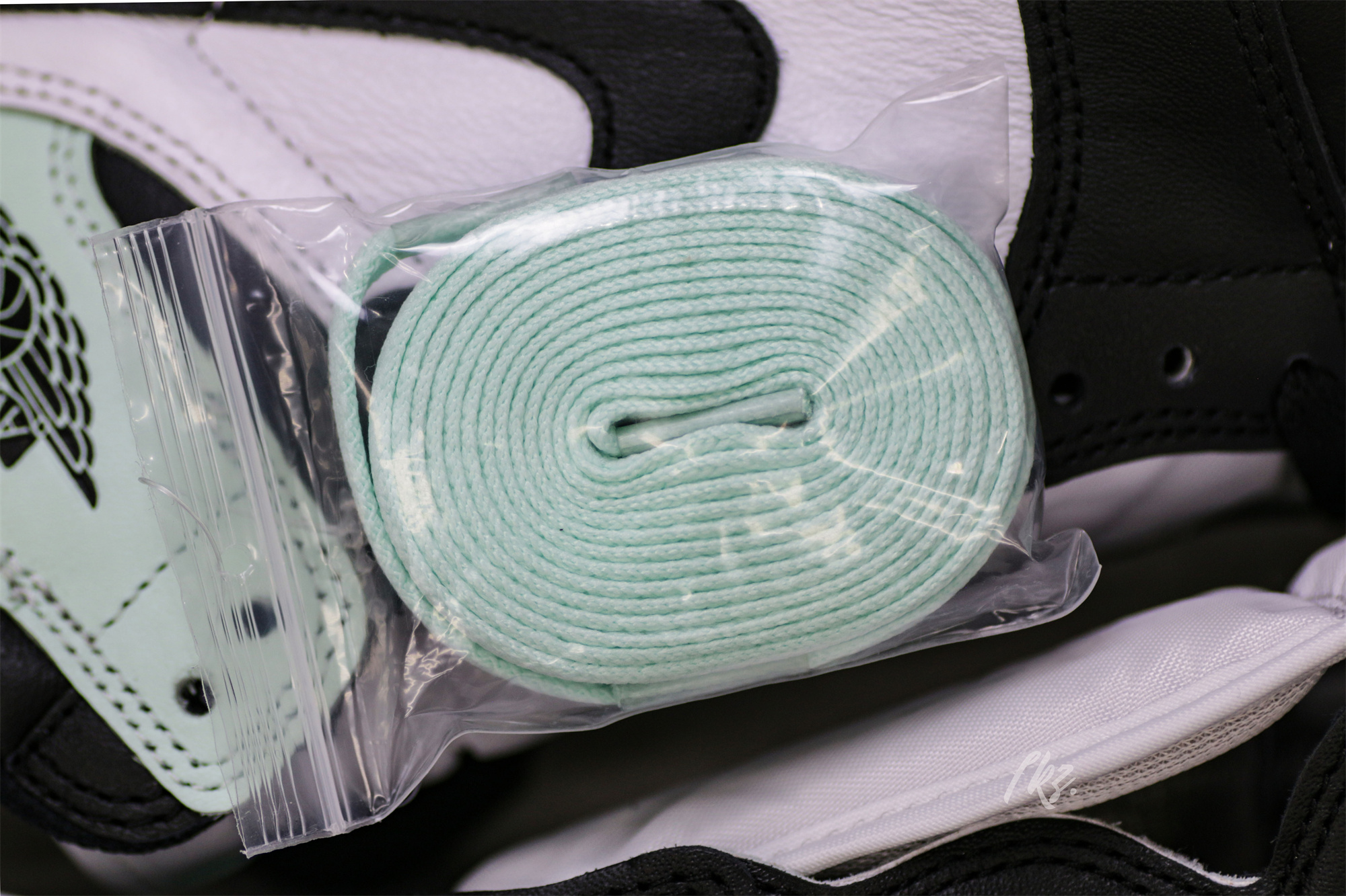 Air Jordan 1 Retro High OG NRG Igloo