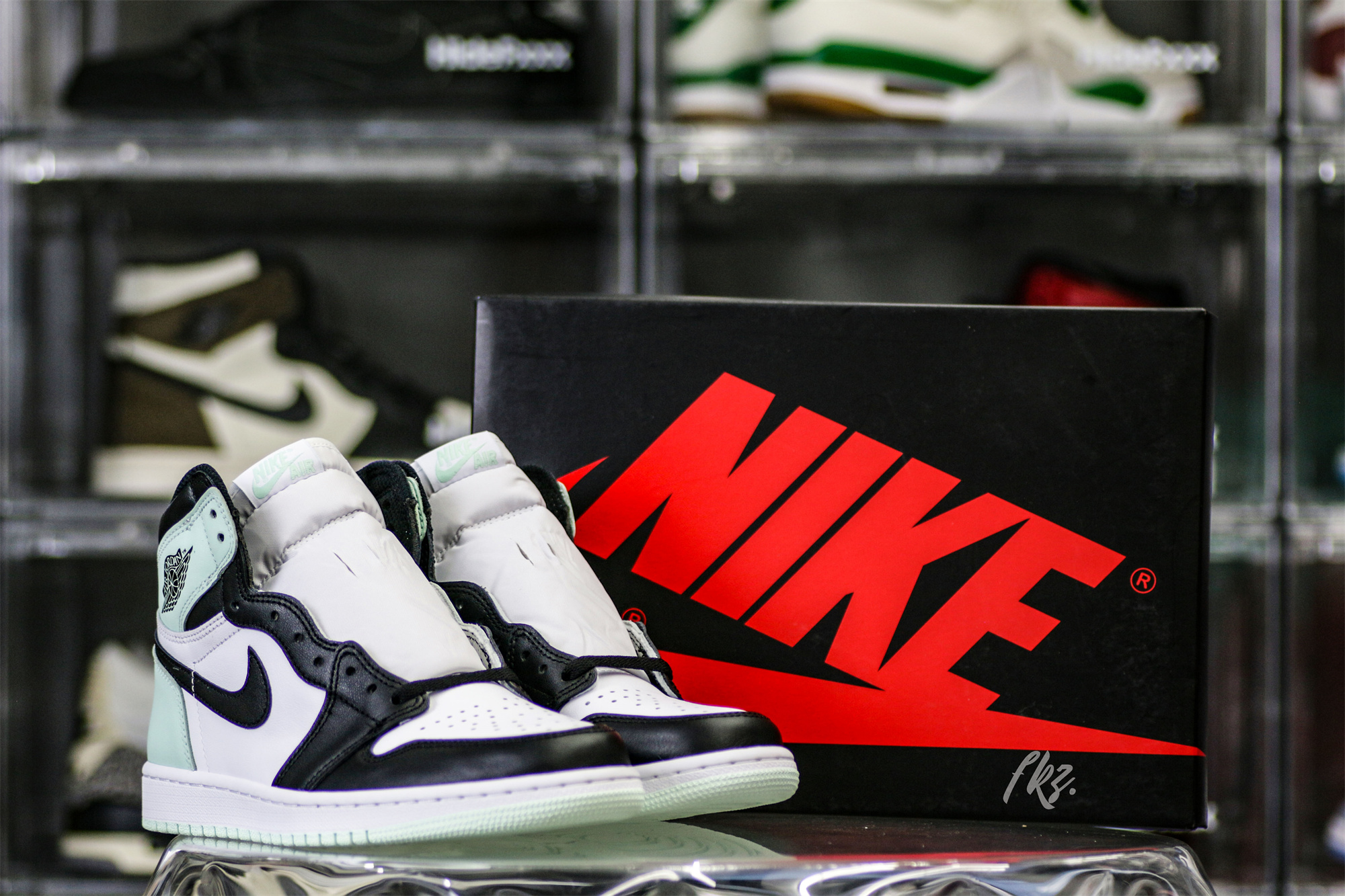 Air Jordan 1 Retro High OG NRG Igloo