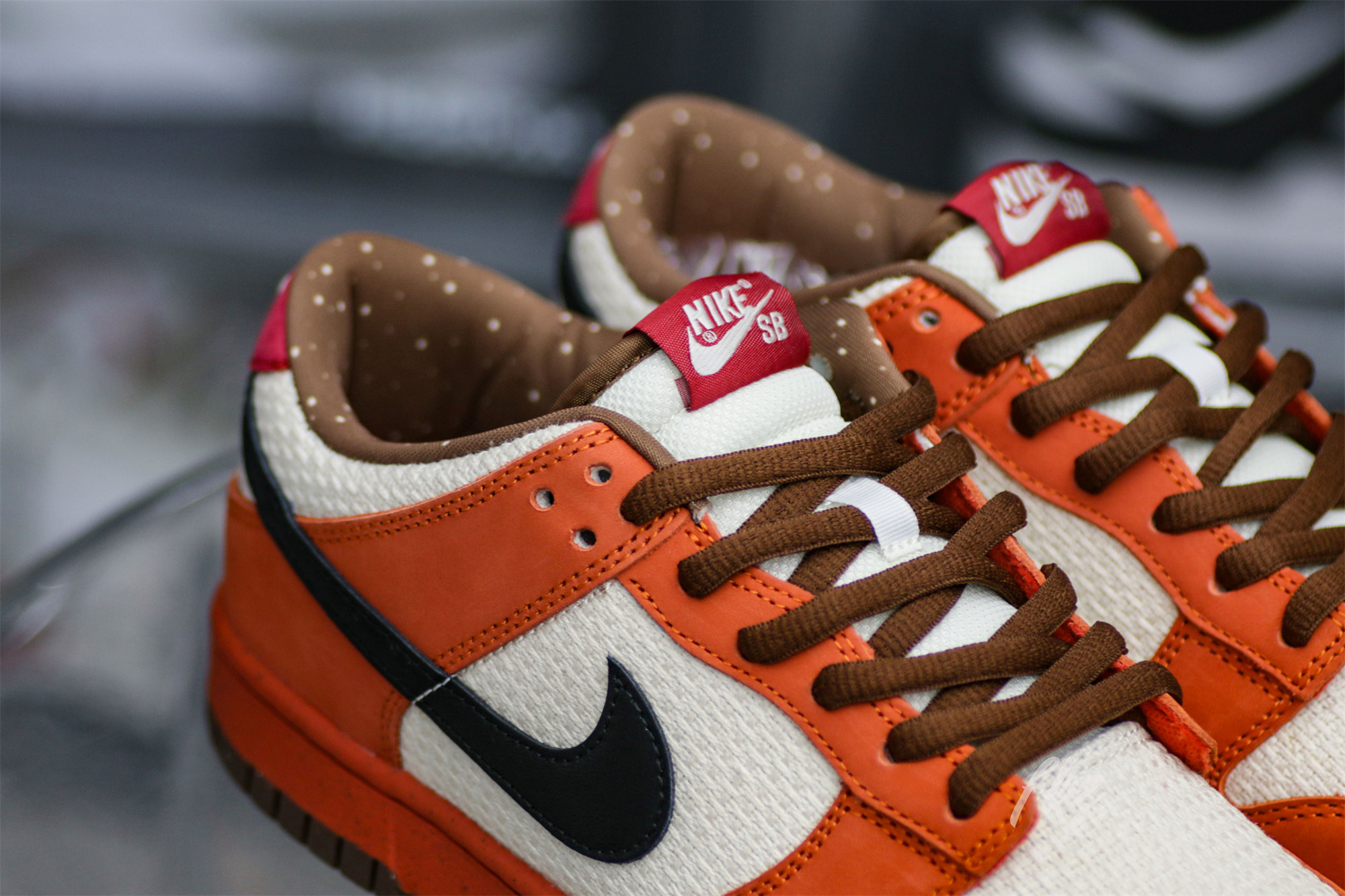 Nike SB Dunk Low Top Ramen 2009