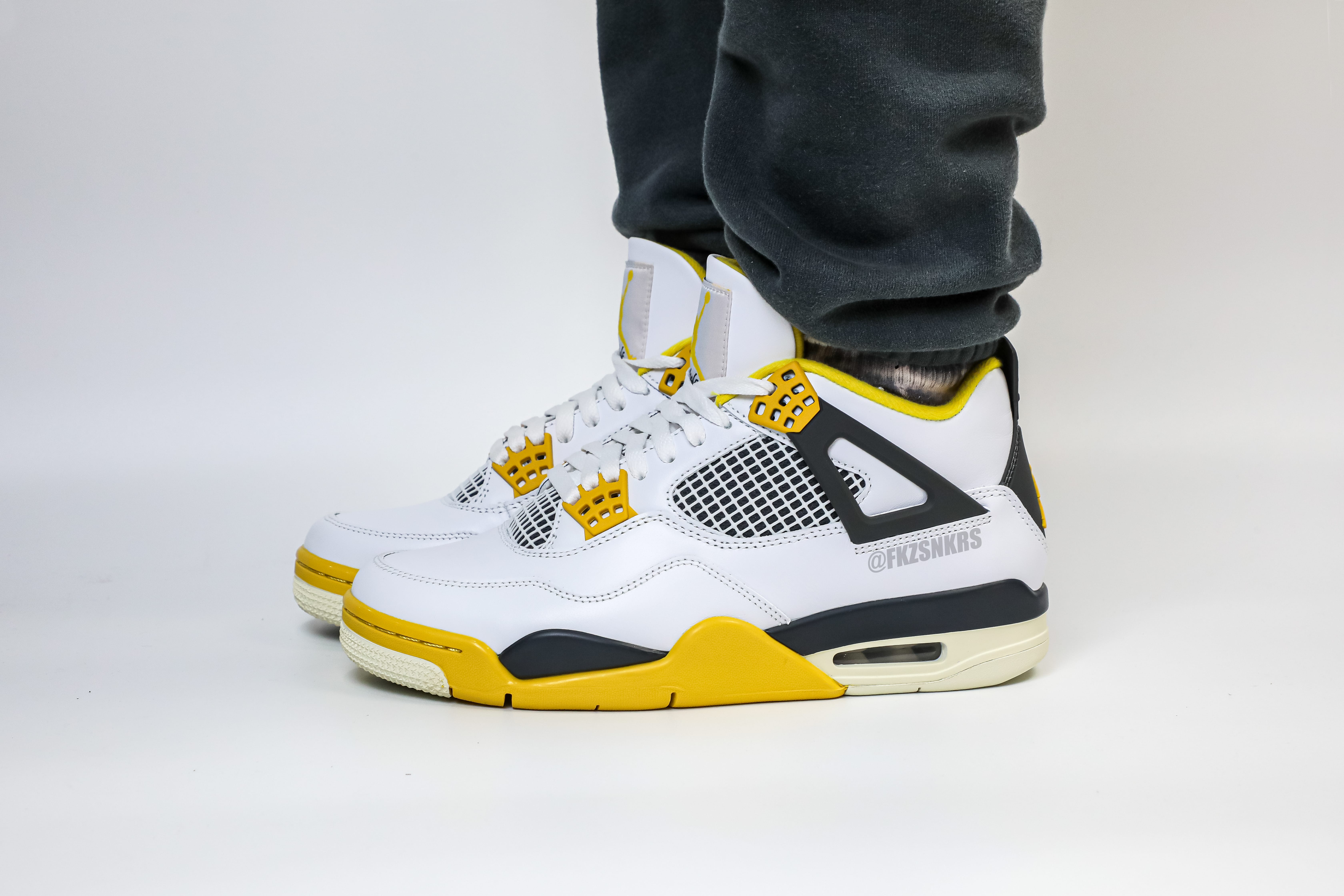 Air Jordan 4 “Vivid Sulfur” 2024 (Ln5 A1)