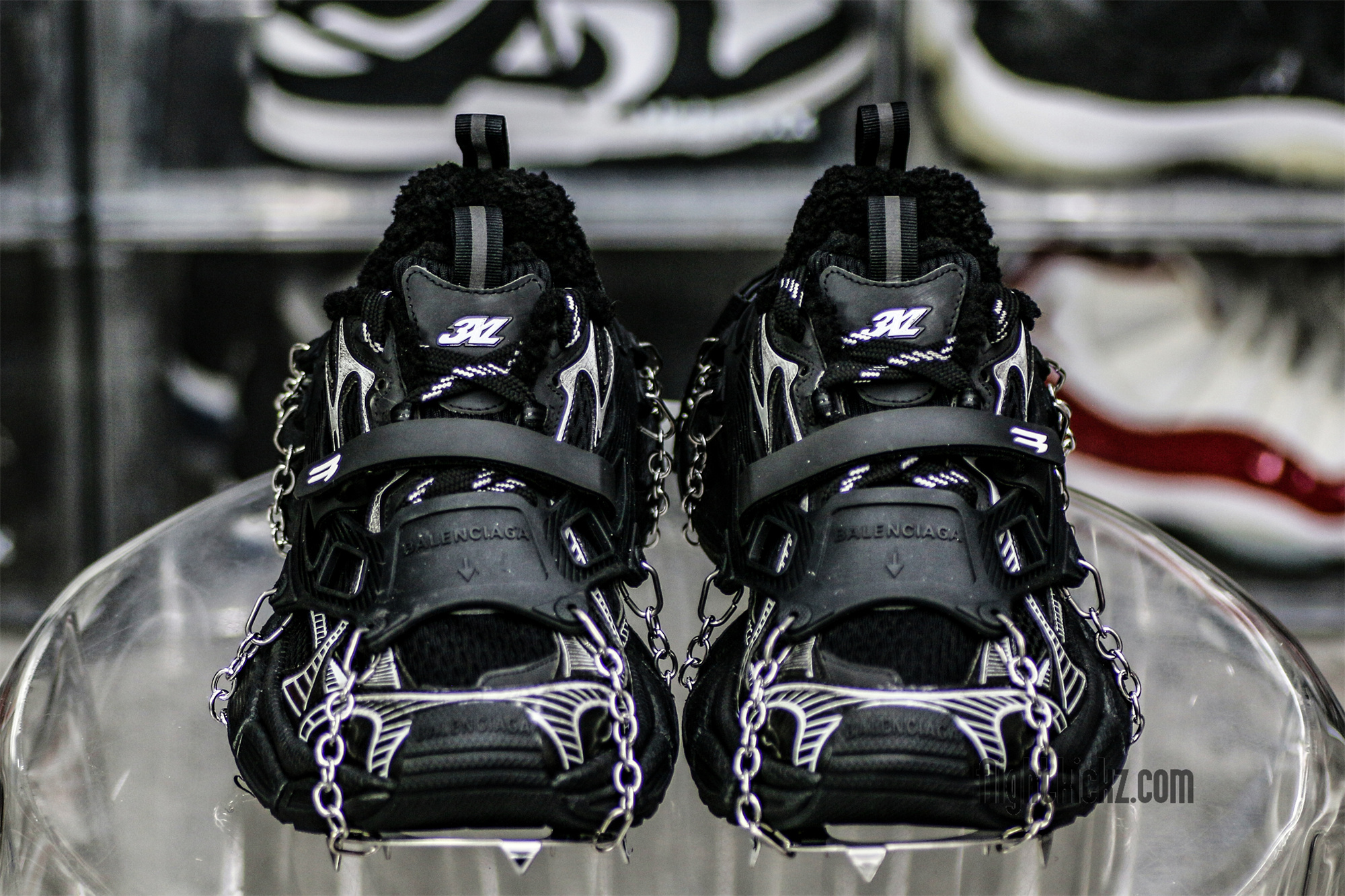 B@lenciag* 3XL Ski Sneaker in Black and white (Removable footwear chains)