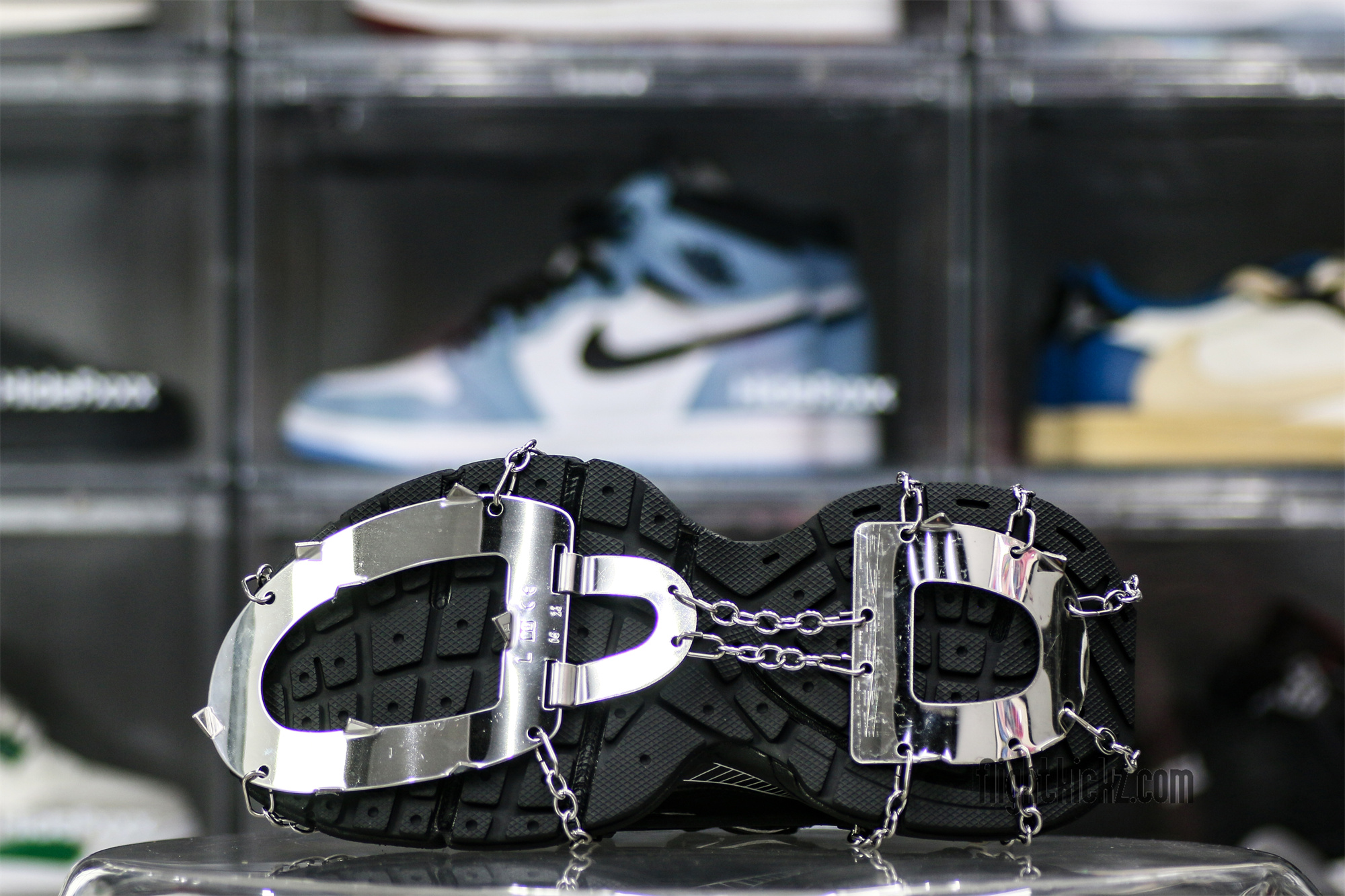 B@lenciag* 3XL Ski Sneaker in Black and white (Removable footwear chains)