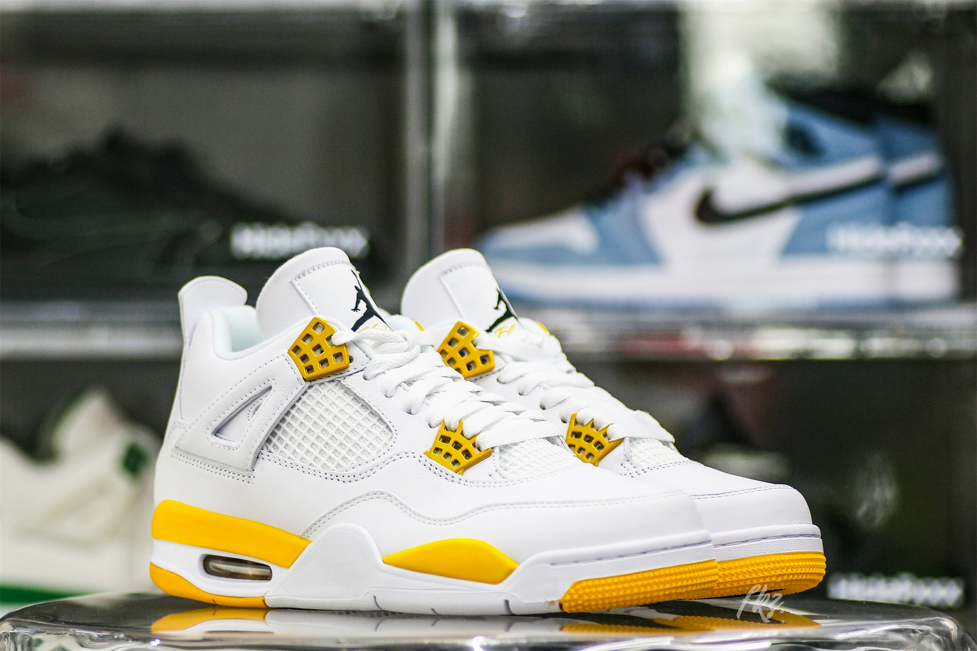 Air Jordan 4 Retro ‘Vivid Sulfur’ Wms 2024