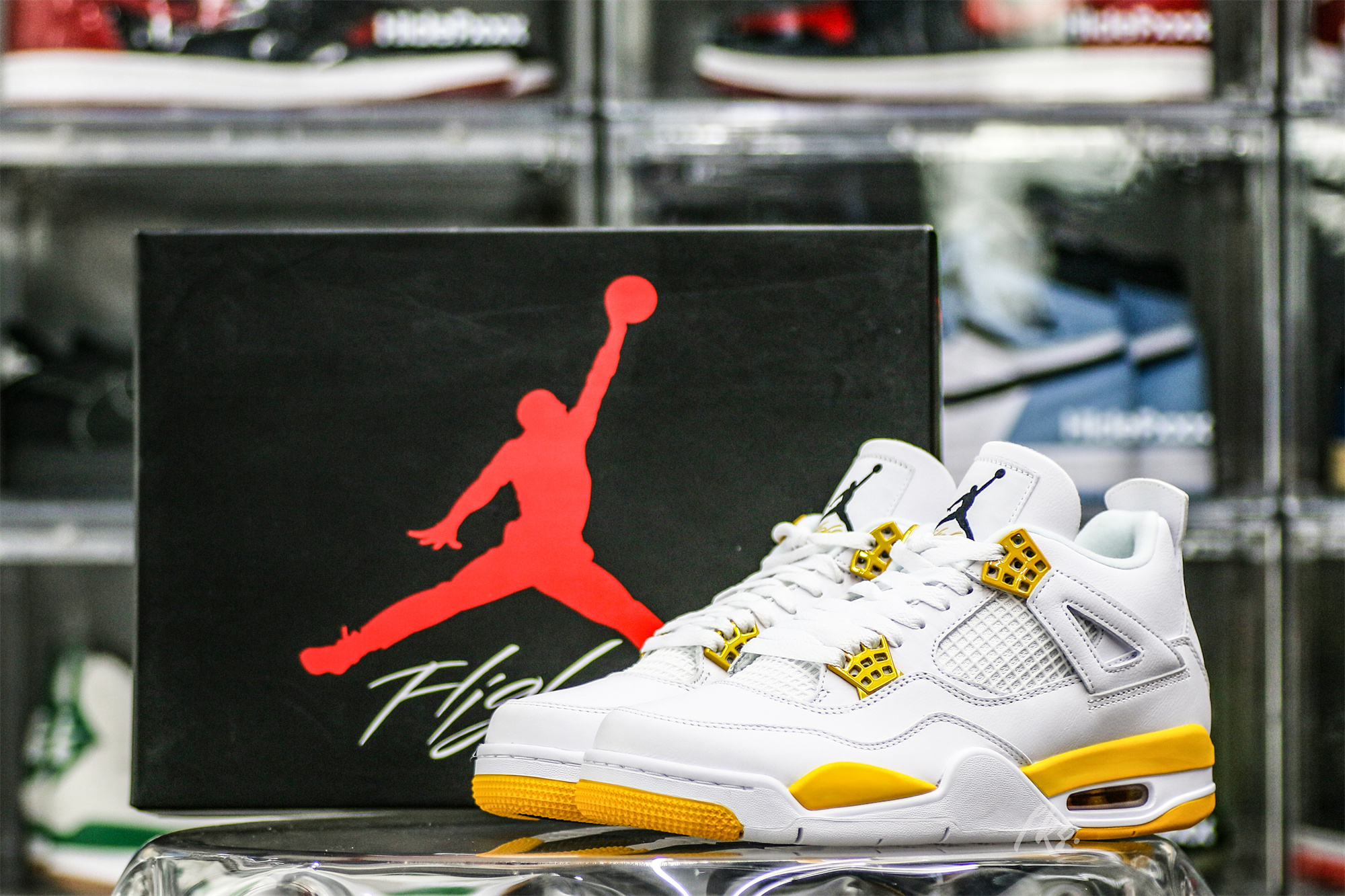 Air Jordan 4 Retro ‘Vivid Sulfur’ Wms 2024