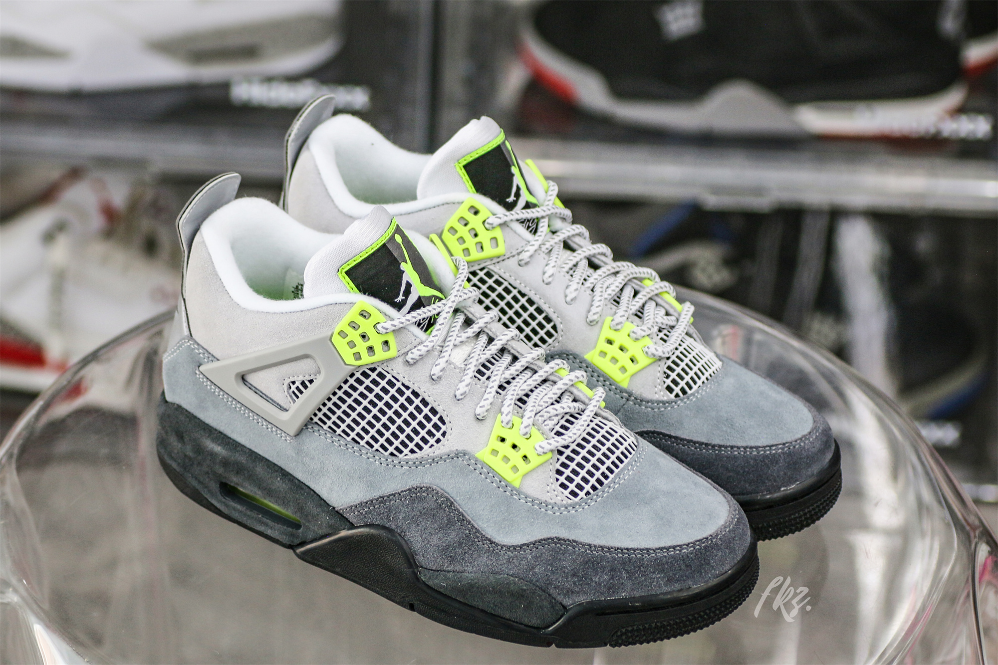 Air Jordan 4 Retro SE Neon