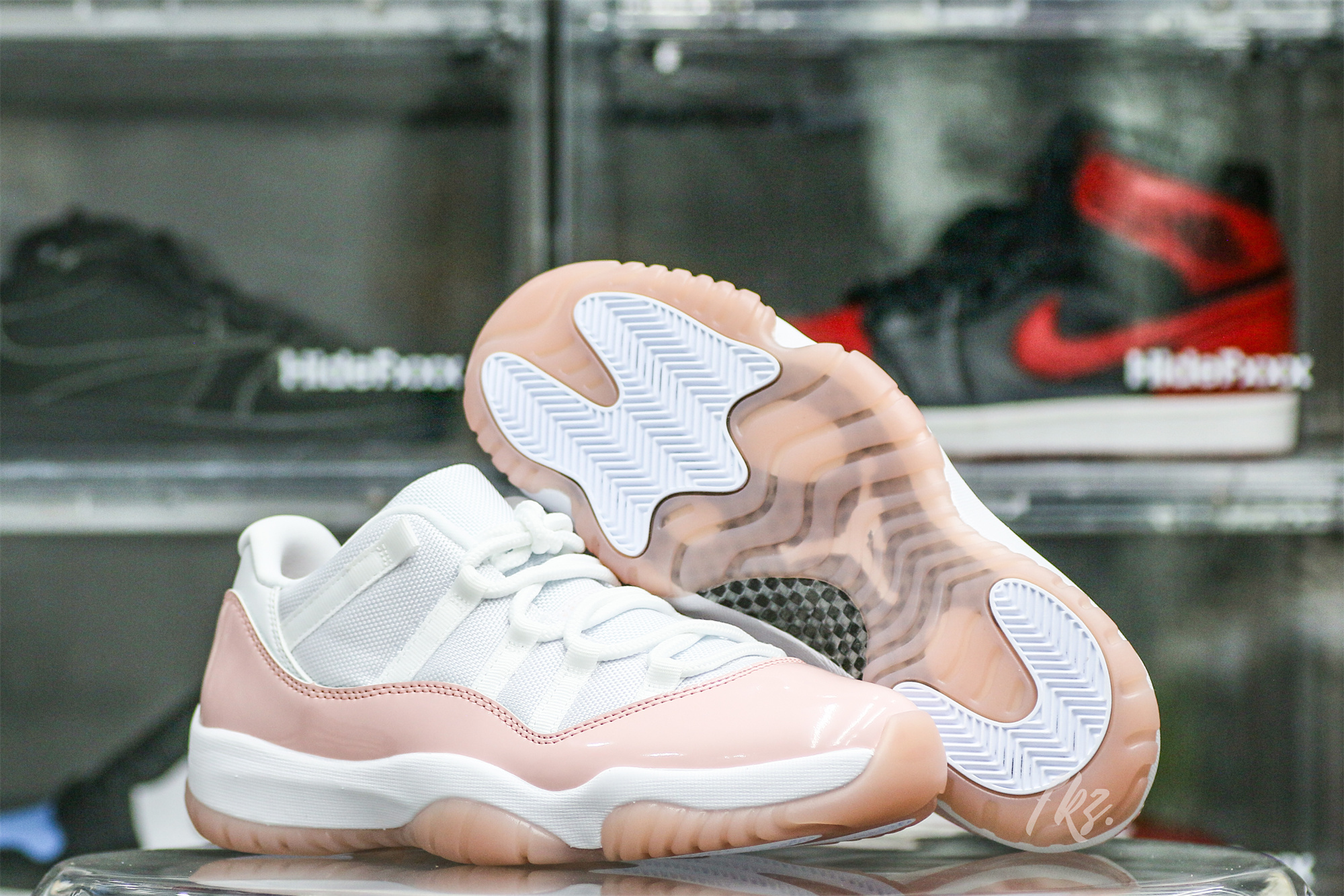 Air Jordan 11 Low WMNS “Legend Pink”