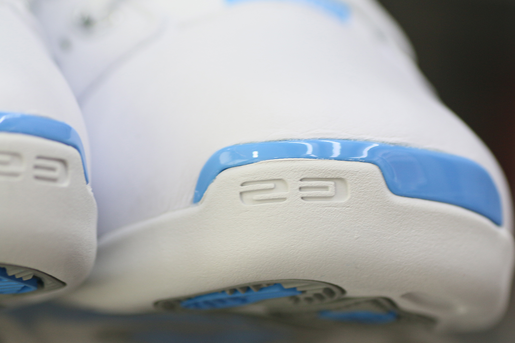 Jordan 17 Retro University Blue UNC 2024 (Regular box)