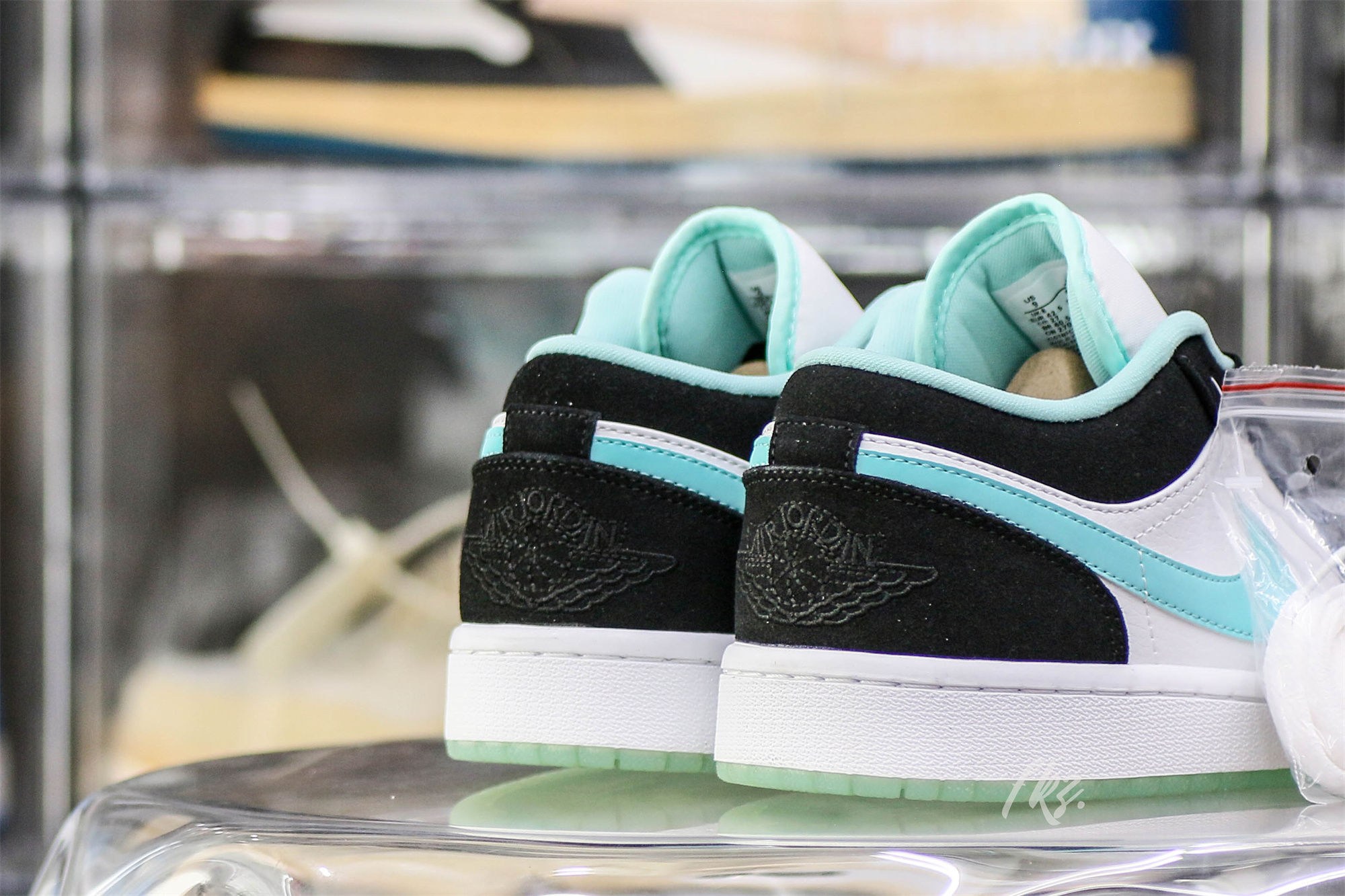 Jordan 1 Low Island Green