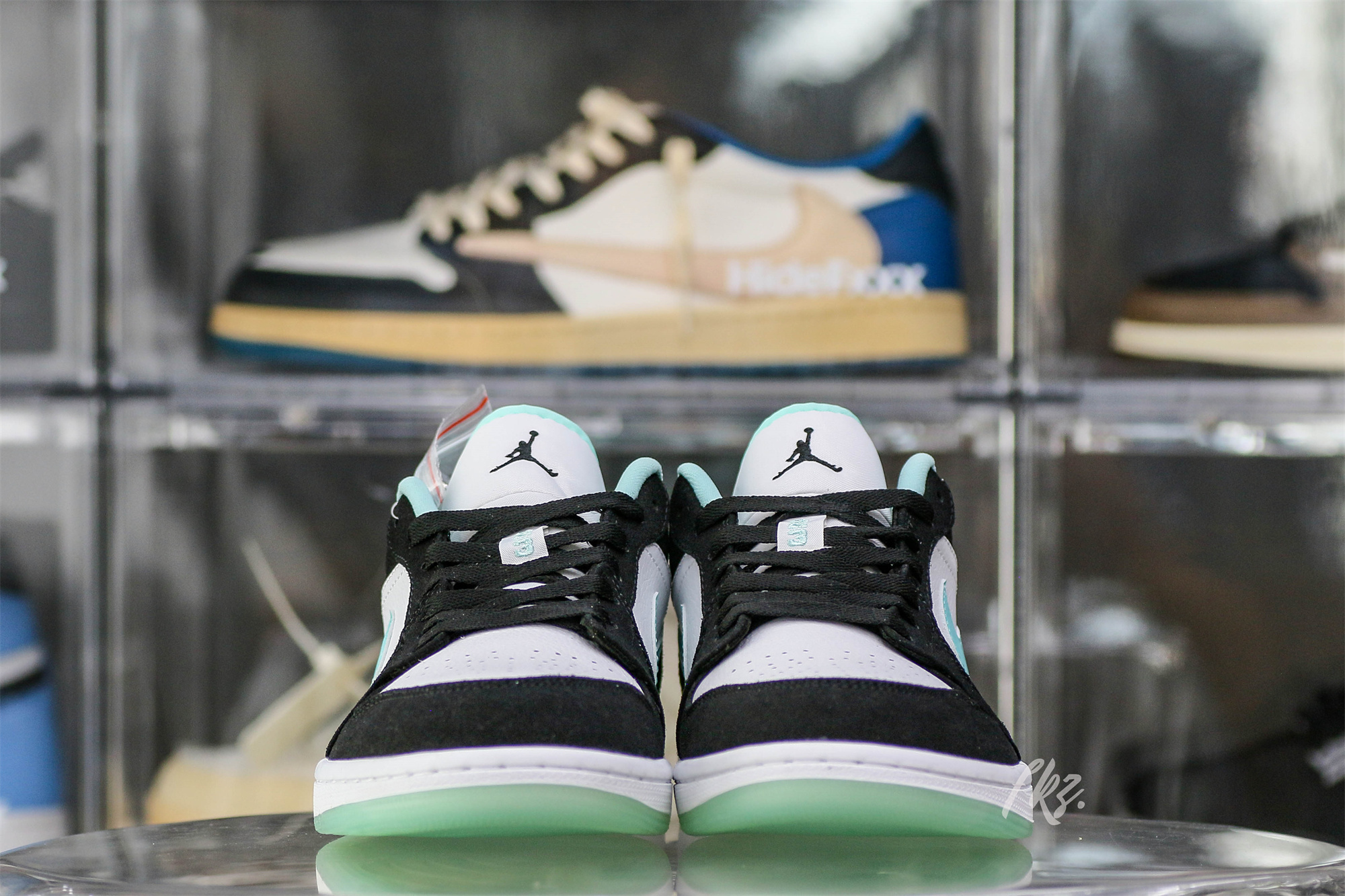 Jordan 1 Low Island Green