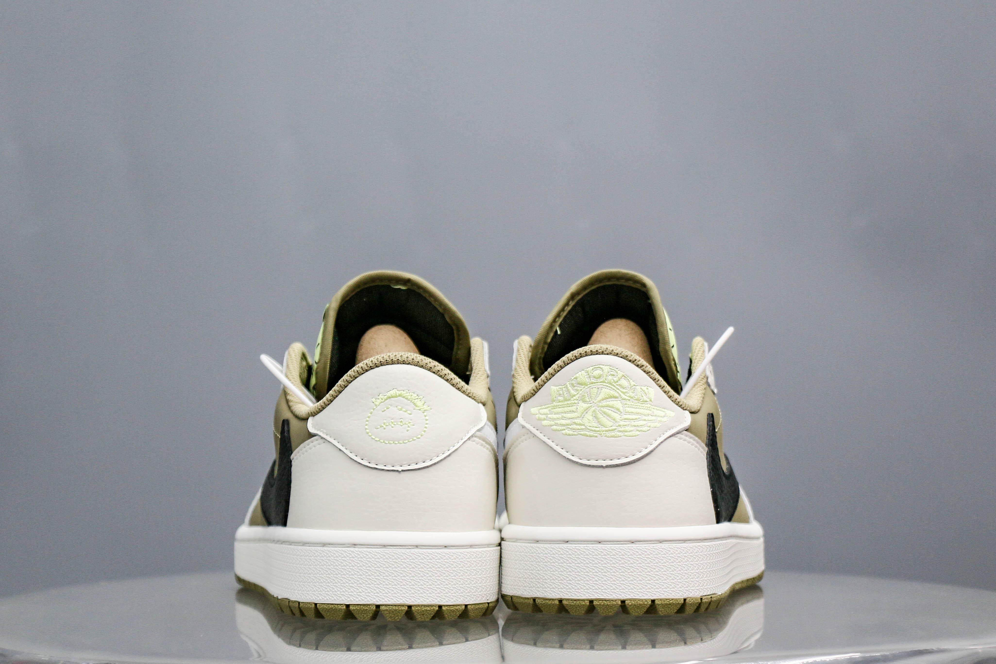 Travis Scott x Air Jordan 1 Low Golf Neutral Olive (A2 Batch)