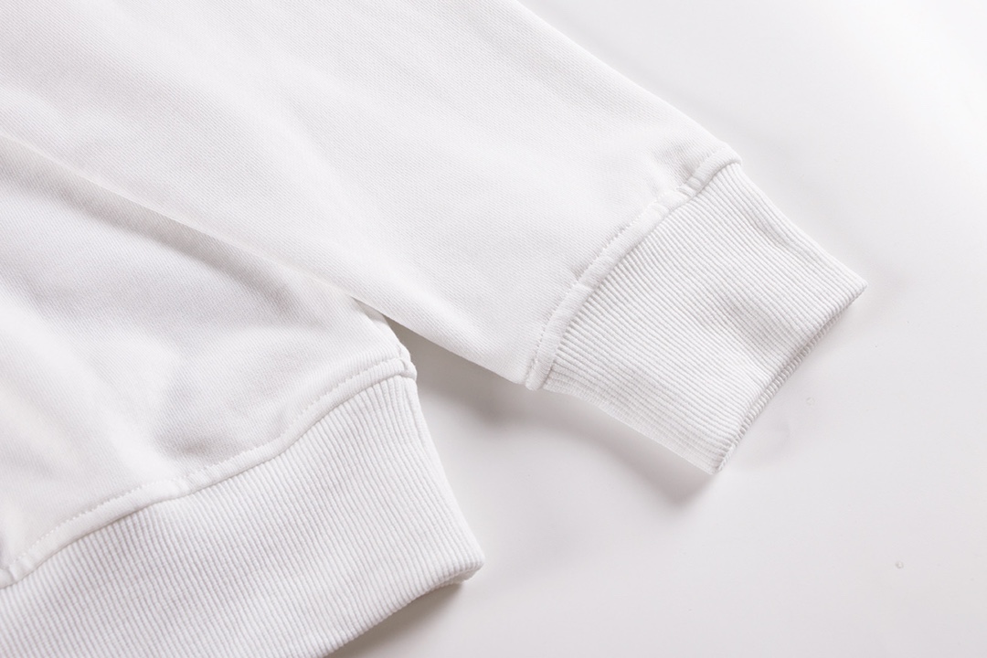 Ch*0me He**ts latest basic crewneck sweatshirt white/pink