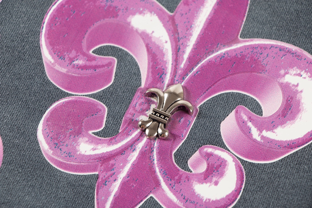 Ch*0me He**ts latest basic crewneck sweatshirt gray/pink