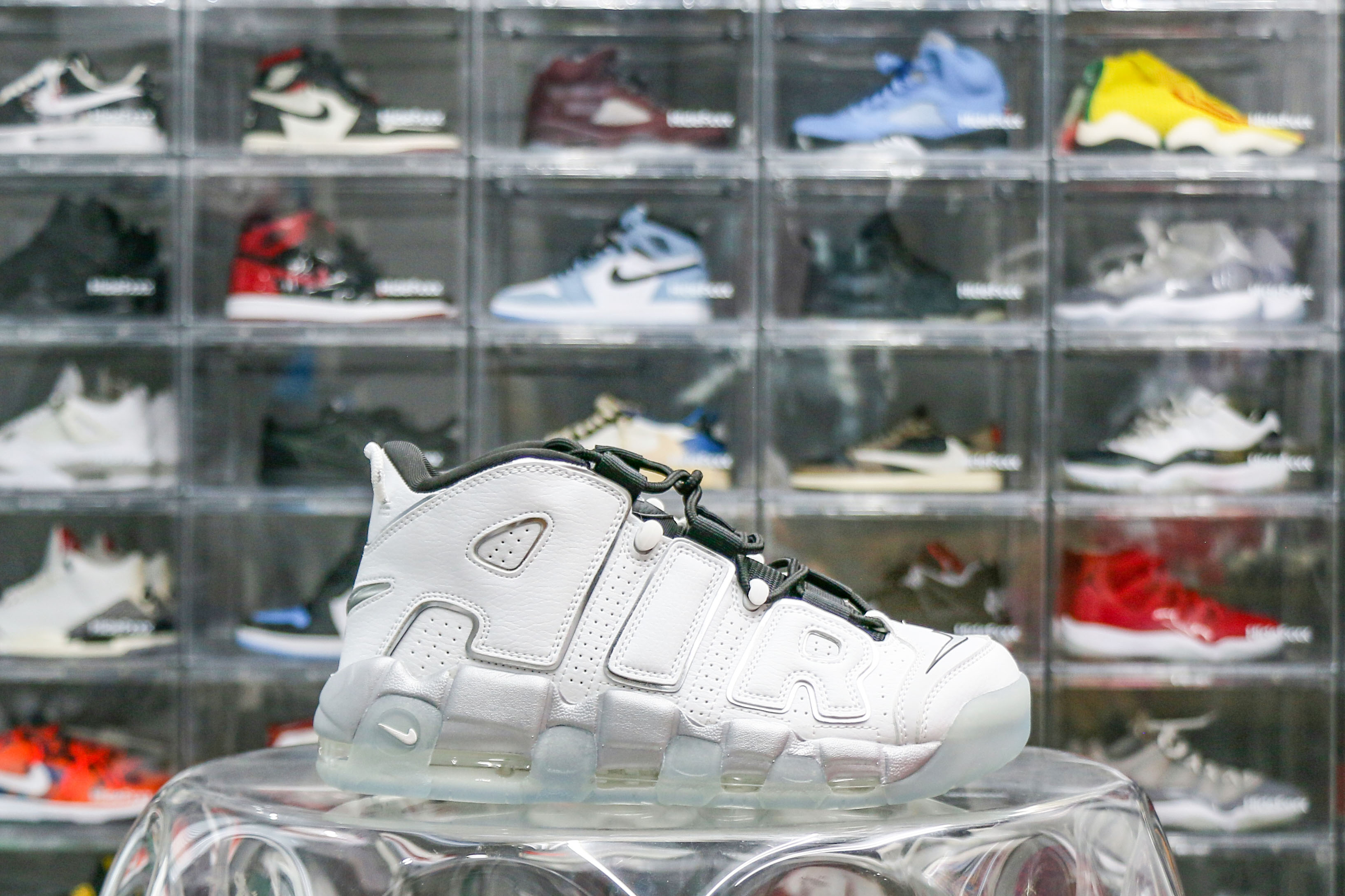 nike air more uptempo se white Ch*0me
