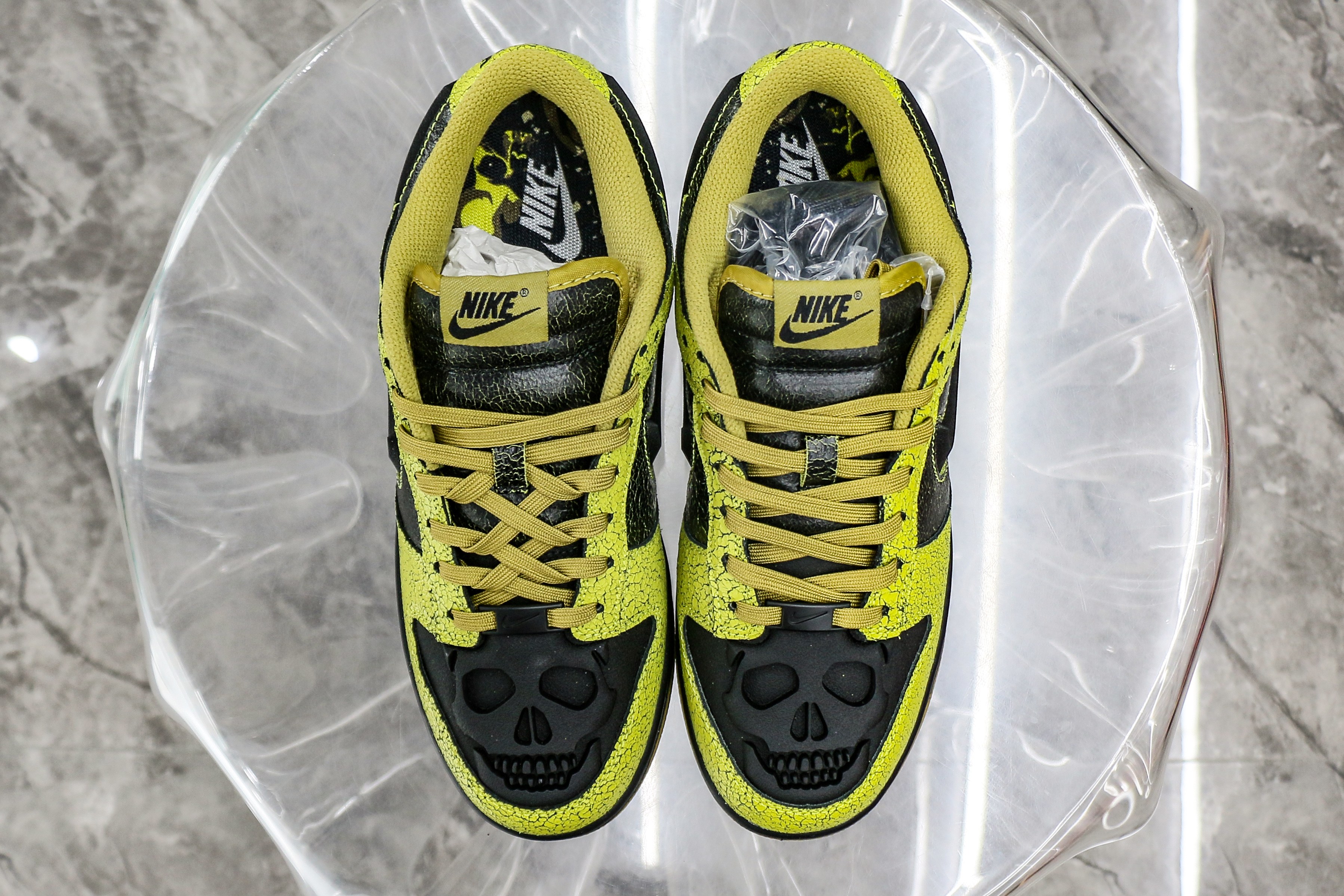 Nike Dunk Low QS Halloween Skull