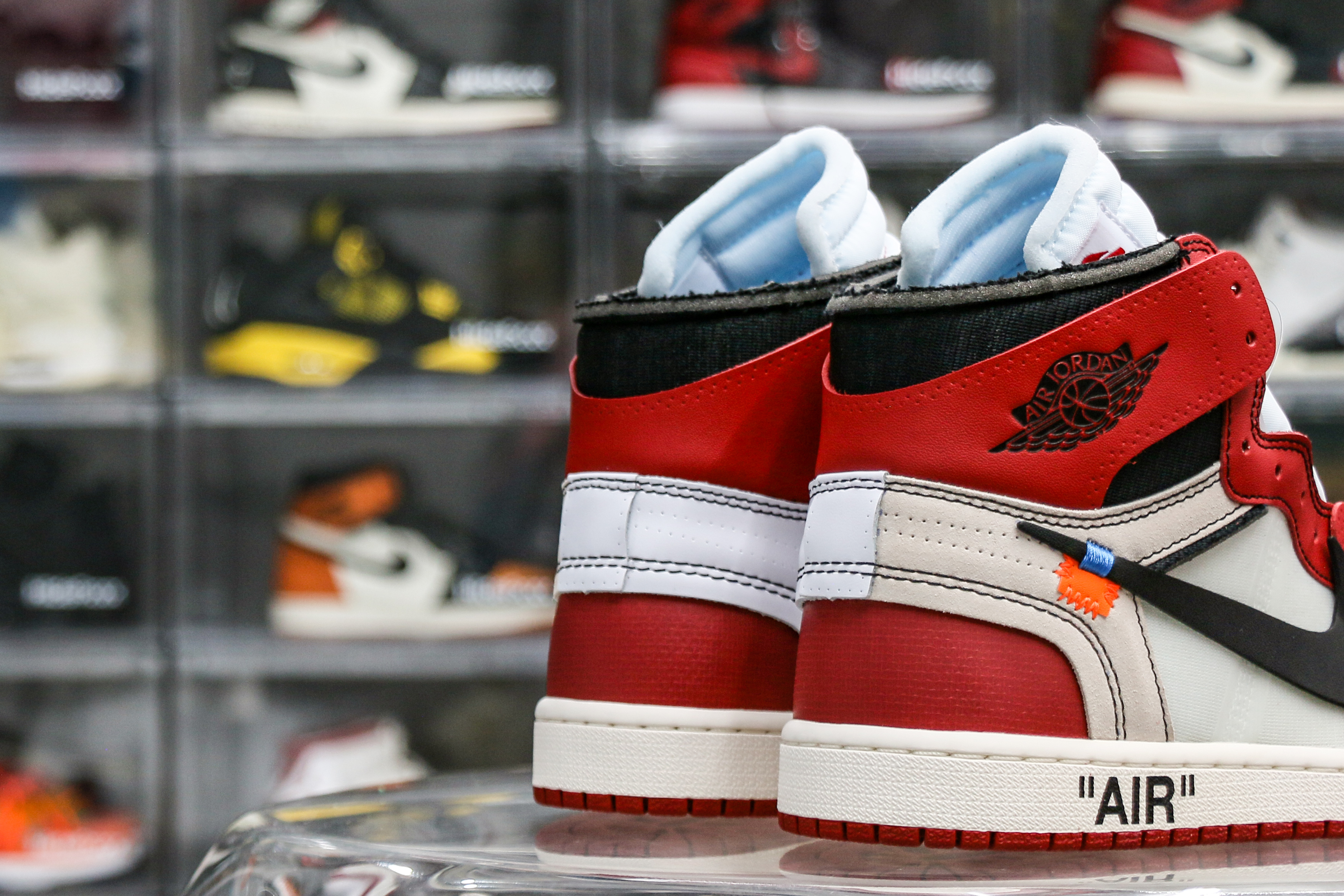 Jordan 1 Retro High Off-White Chicago