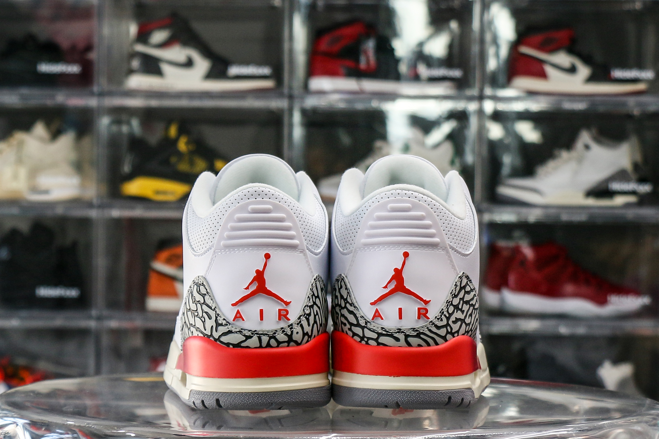 Air Jordan 3 Retro Georgia Peach 2024