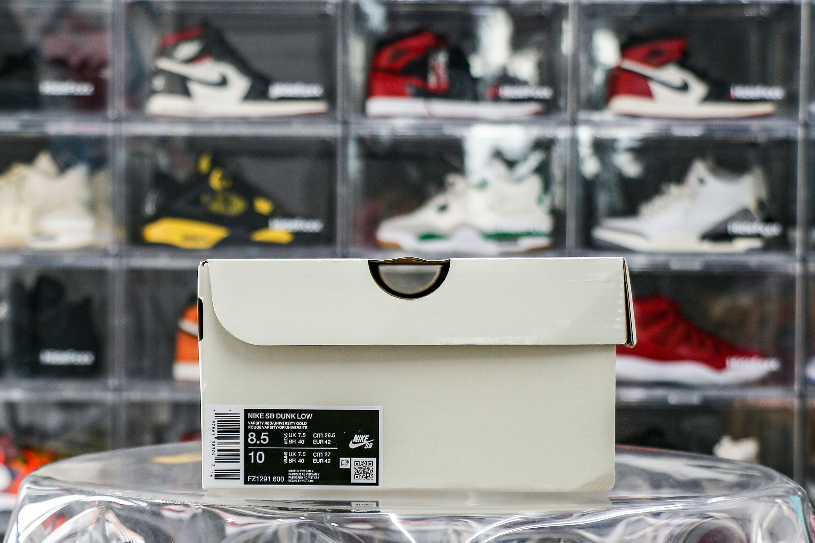 Nike SB Dunk Low The Wizard of Oz Poppy Field