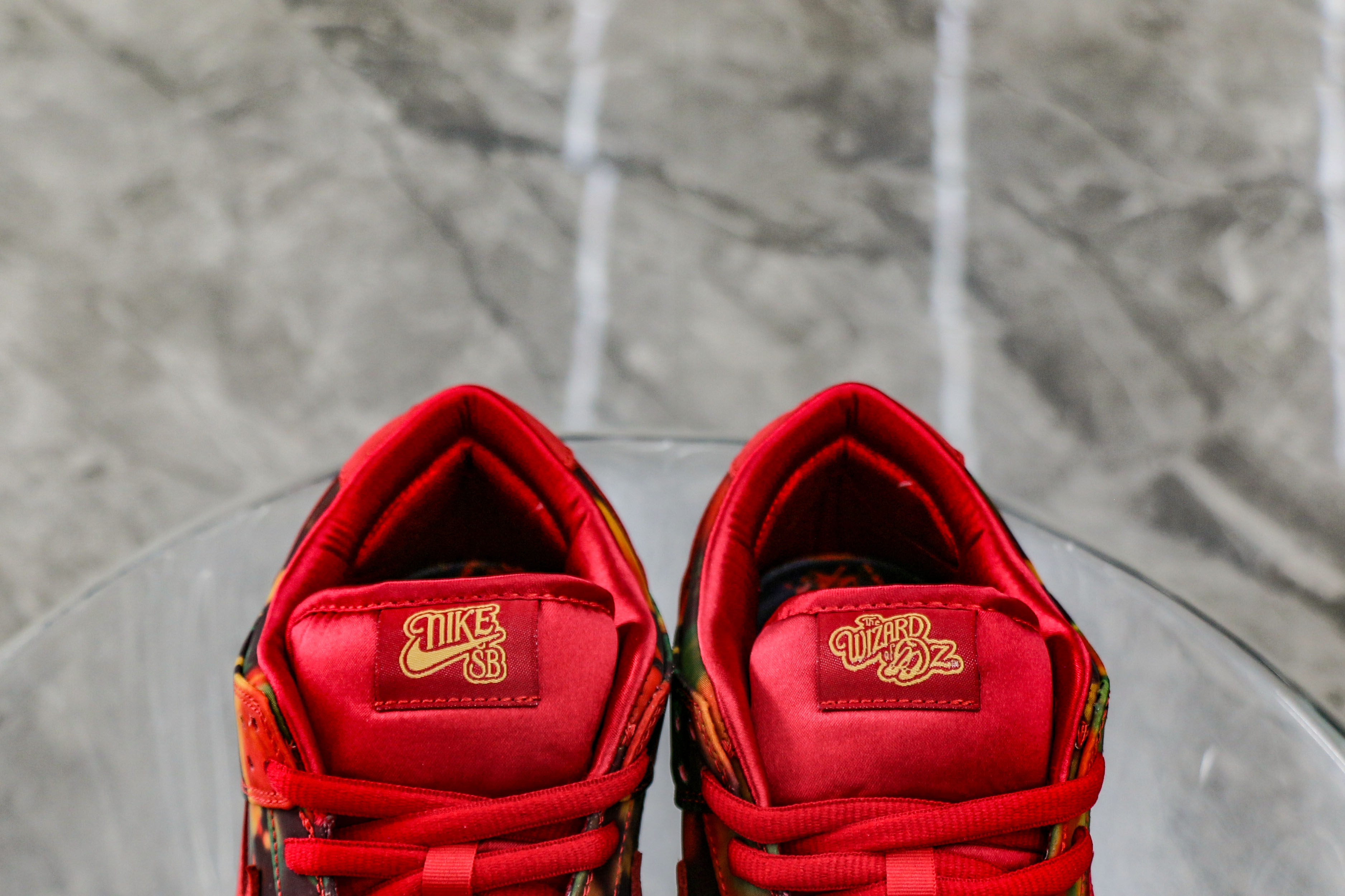 Nike SB Dunk Low The Wizard of Oz Poppy Field