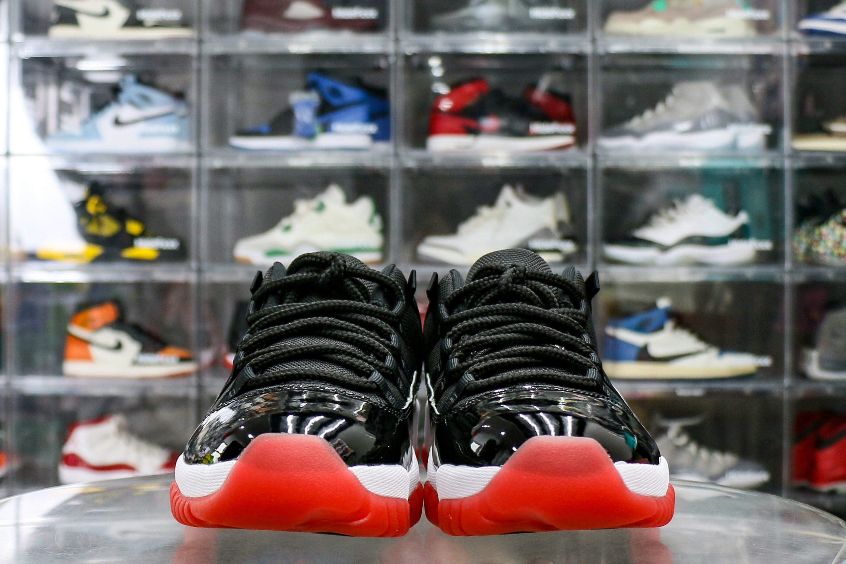 Air Jordan 11 Retro Bred Low 2025 (Ln5 A1)