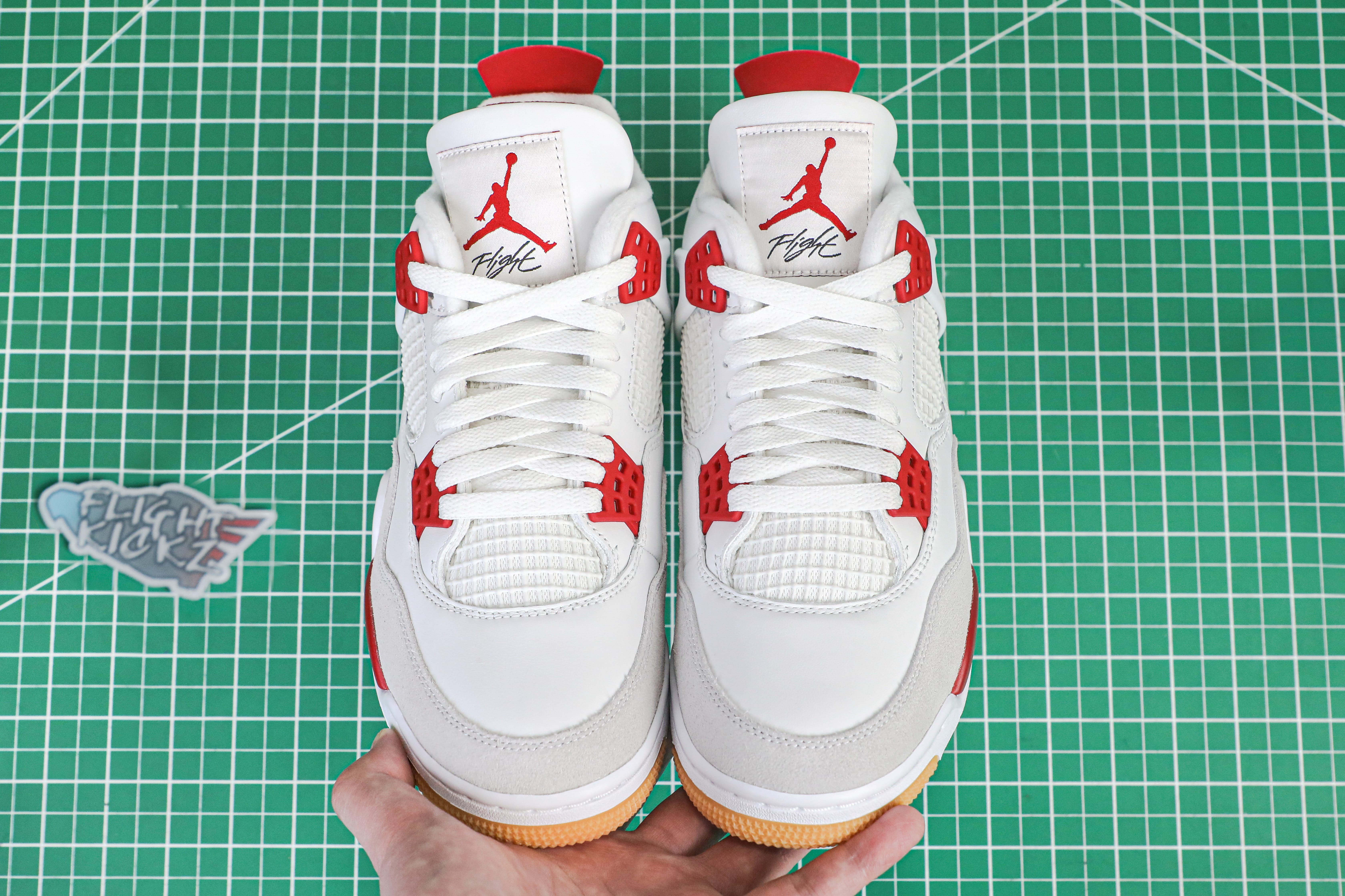 Nike SB x Air Jordan 4 Varsity Red is a Family & Friends (LN5 A1 Batch)