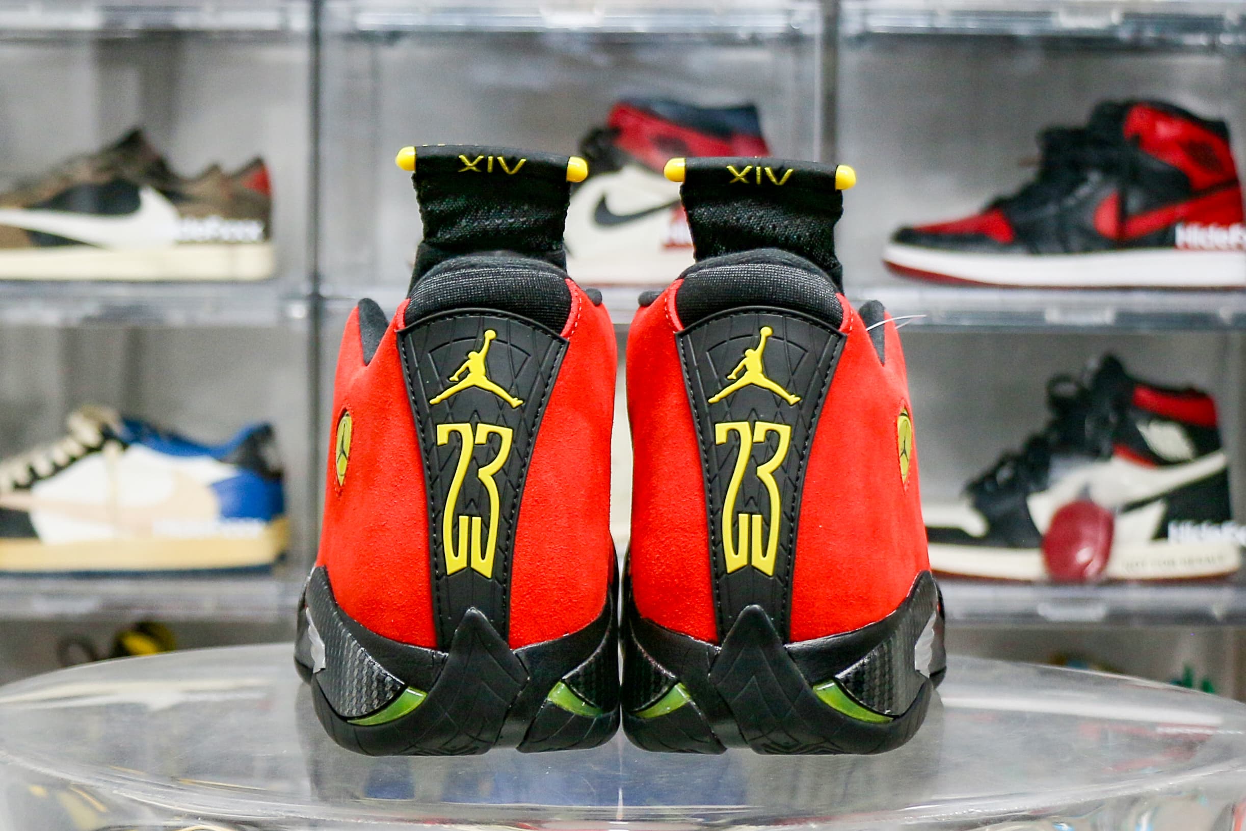Air Jordan 14 Retro Ferrari 2025 (Ln5 A1)