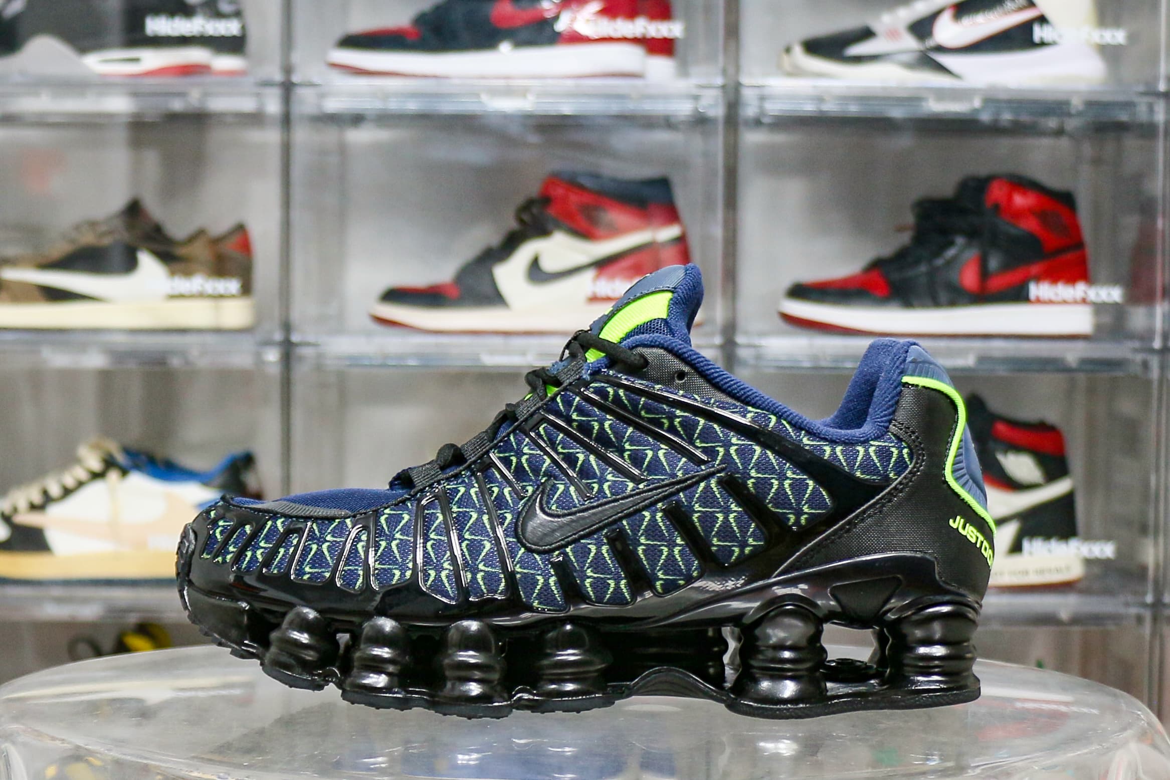 Nike Shox TL Mini Swoosh Obsidian Black Volt