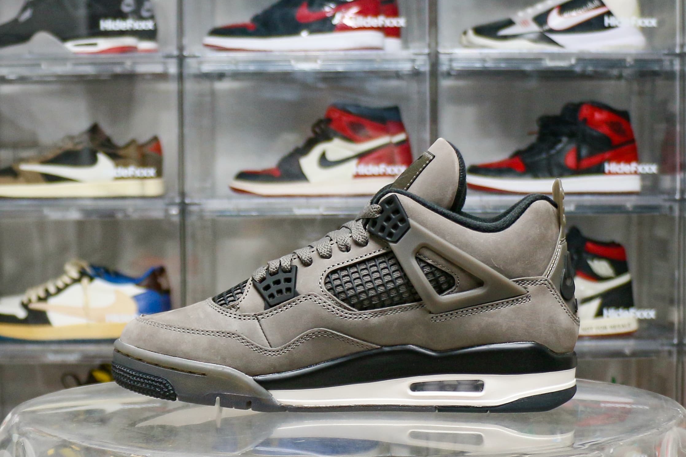 Jordan 4 Retro Cave Stone 2025 (LN5 A1 Batch)