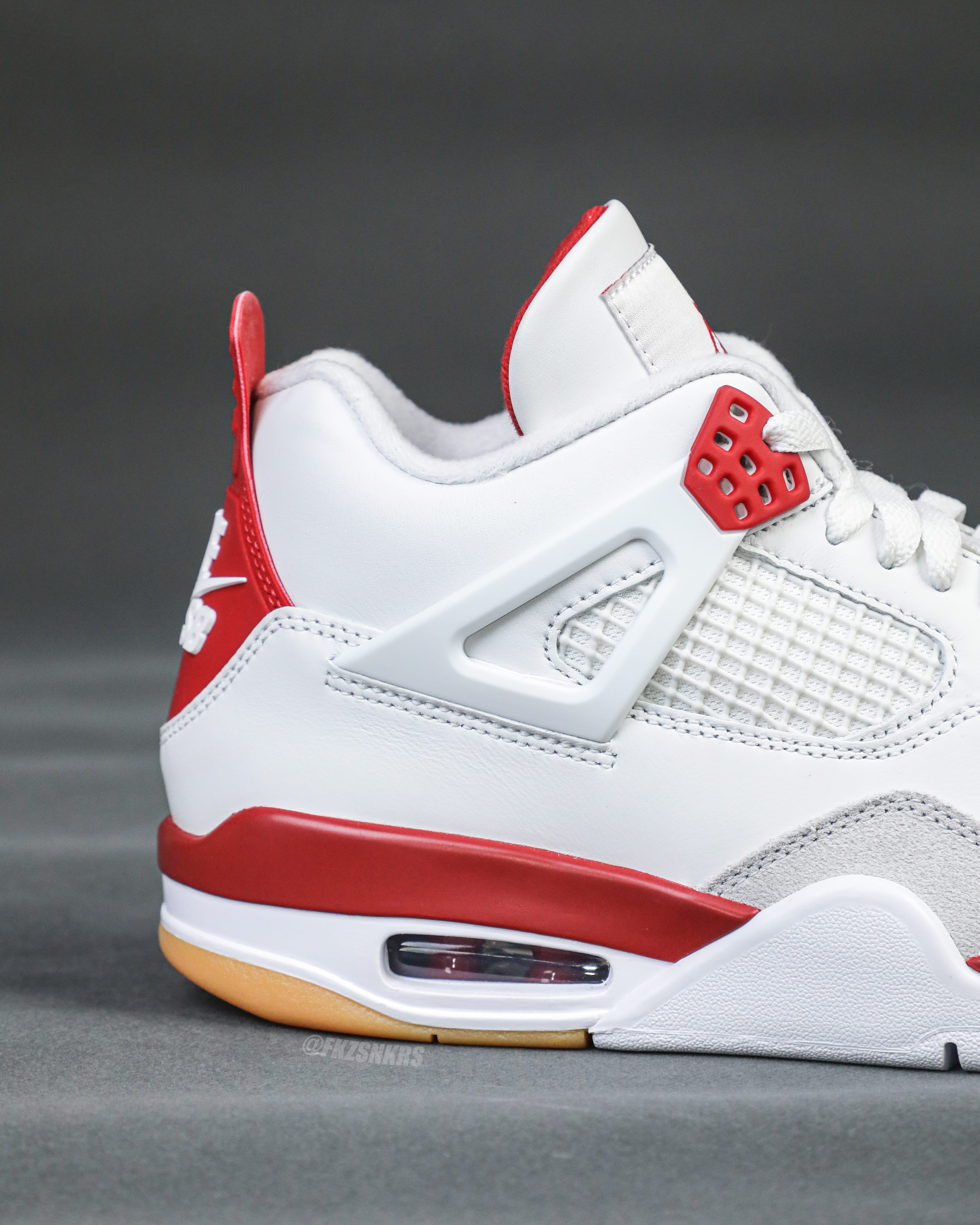 Nike SB x Air Jordan 4 Varsity Red is a Family & Friends (LN5 A1 Batch)