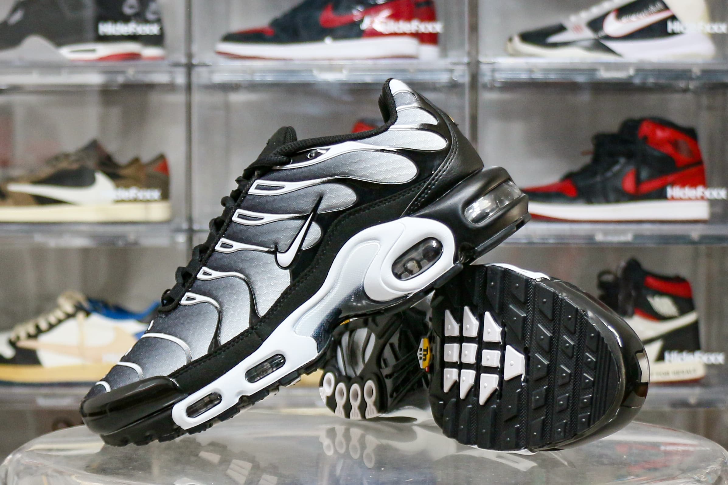 Nike Air Max Plus Black Silver White
